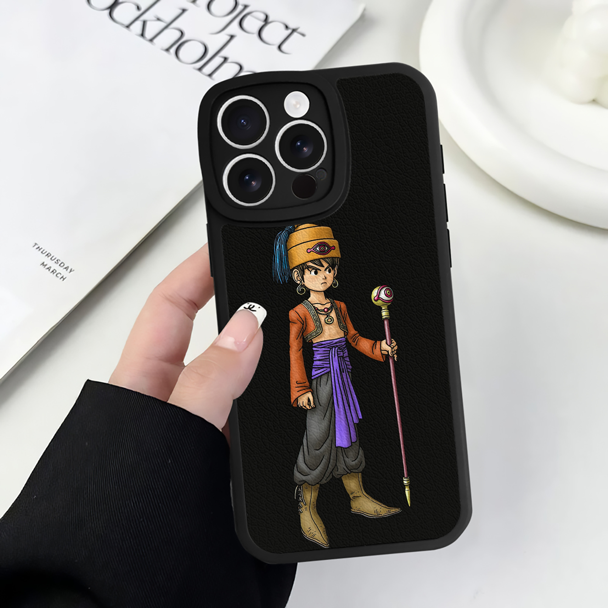 （画像用） ドラゴンクエスト Doragon Kuesuto Dragon Quest 【iPhone 16シリーズ対応】シリコンスマホケース（レザー調） 材質：シリコン